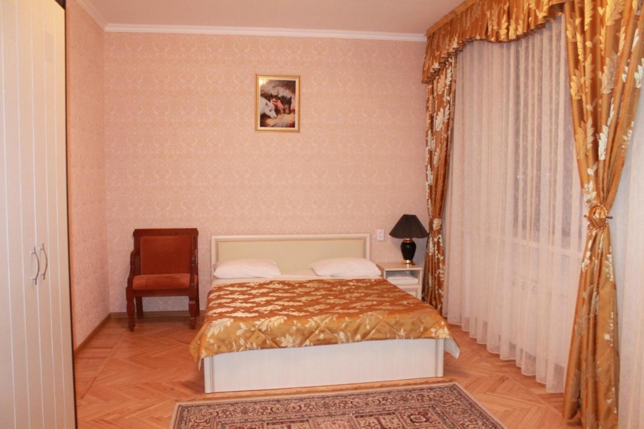 Residence Hotel Pavlodar Eksteriør billede